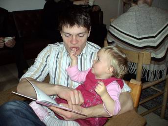 02.12.2007 - Og fodrer morbror.